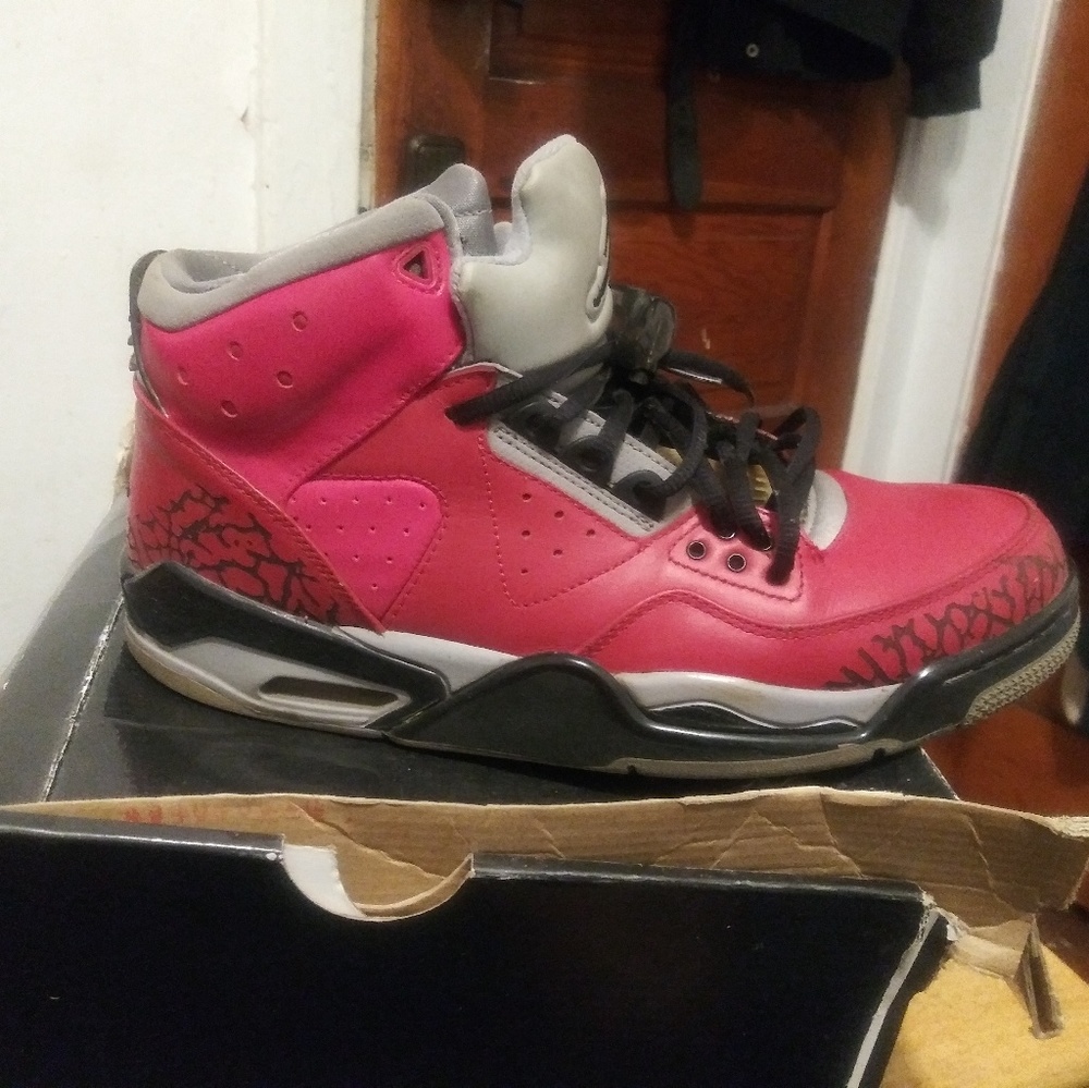 Jordan shoes... - Picture 2 of 5